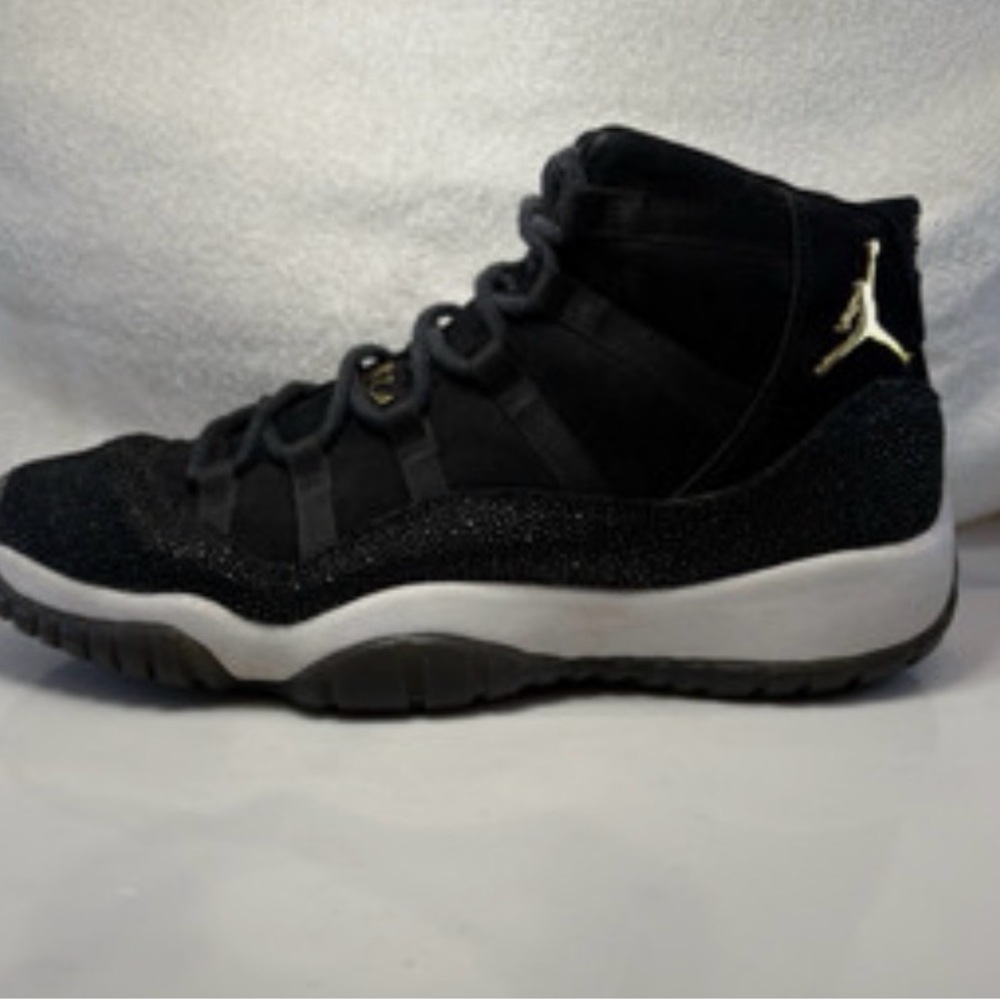 Jordan 11 Retro - Heiress Black Stingray